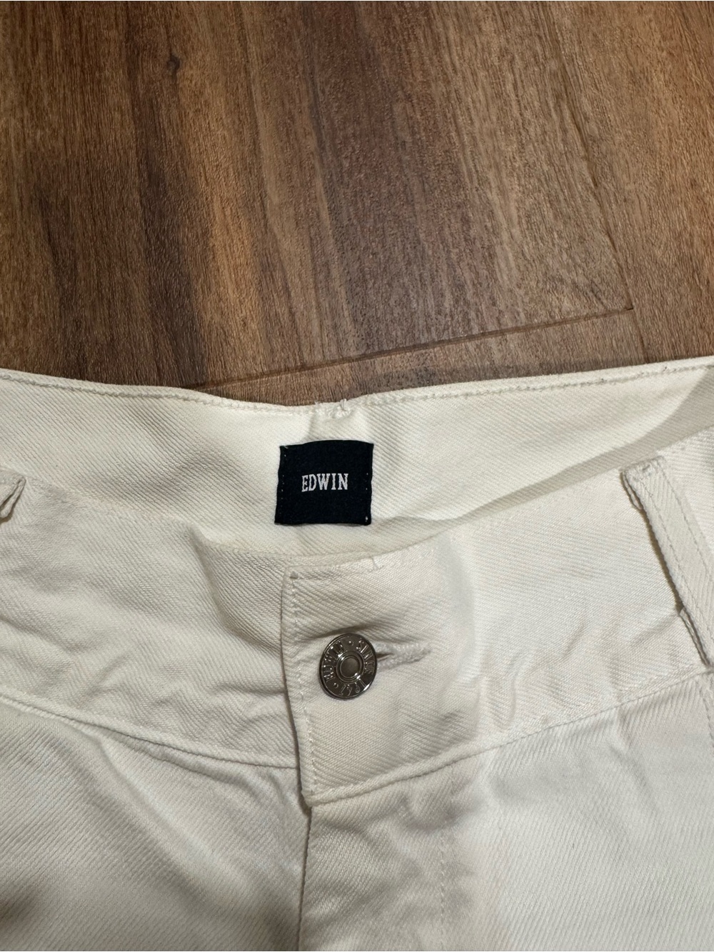 Edwin Isla Shorts in Eggshell View 4